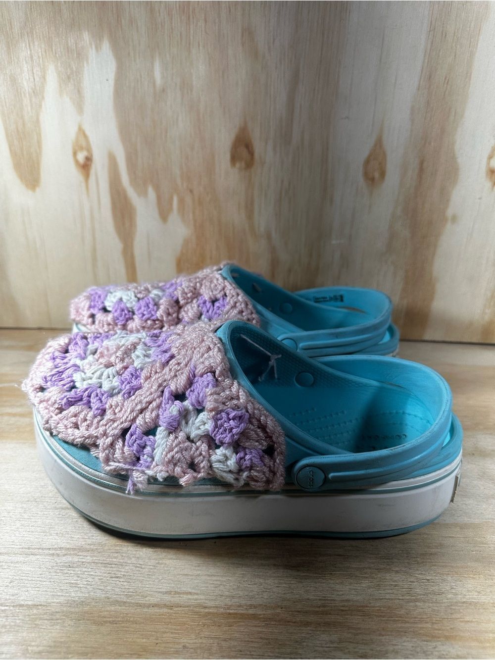 Crocs Crochet Slip-On Platform Clogs Women’s Size 8